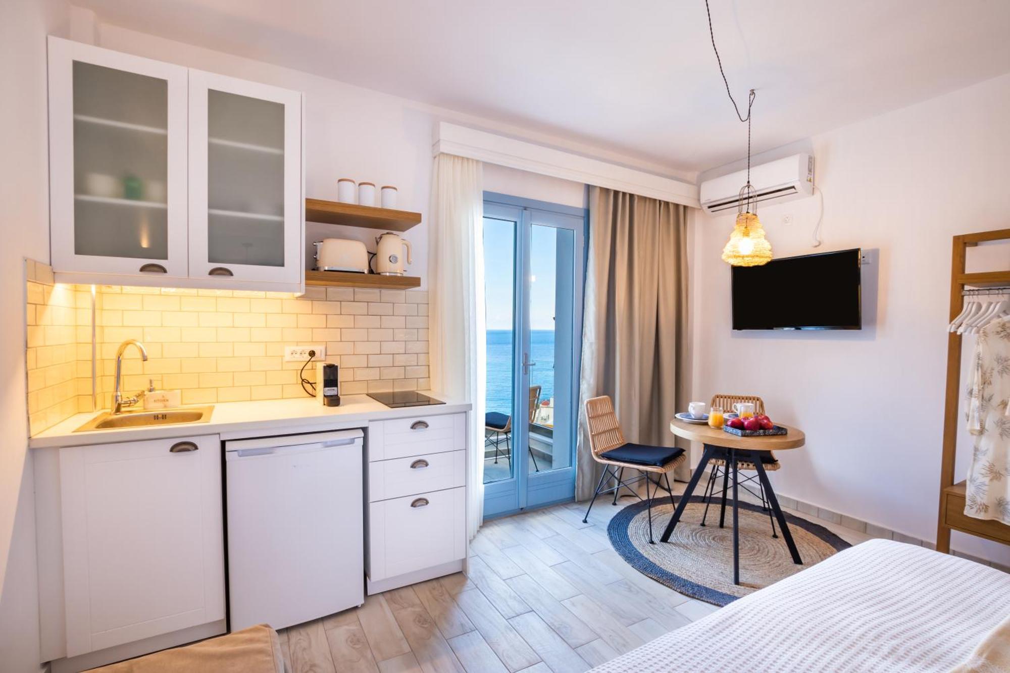 Yploui Suites Karpathos Town  Exterior photo