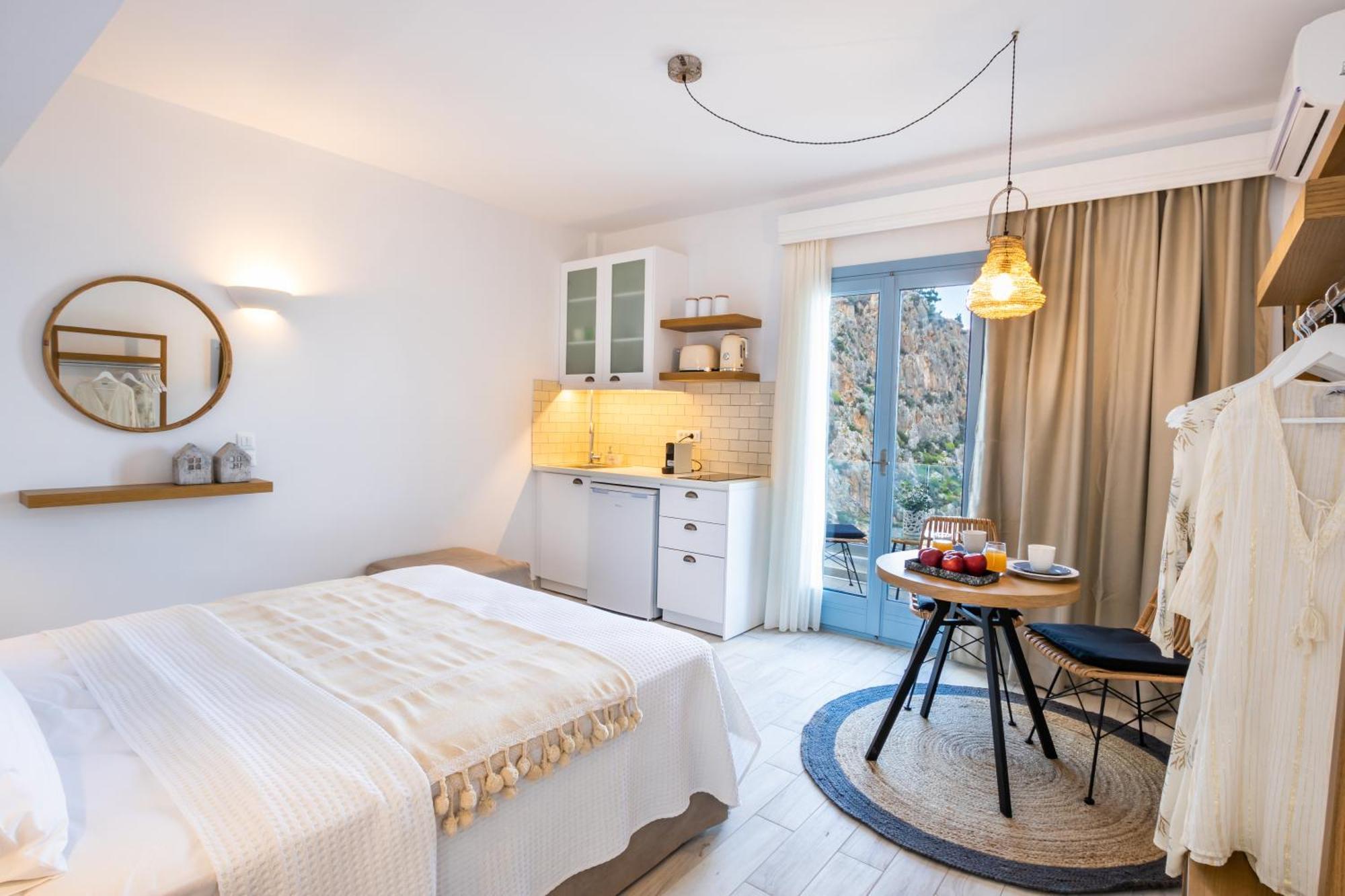 Yploui Suites Karpathos Town  Exterior photo