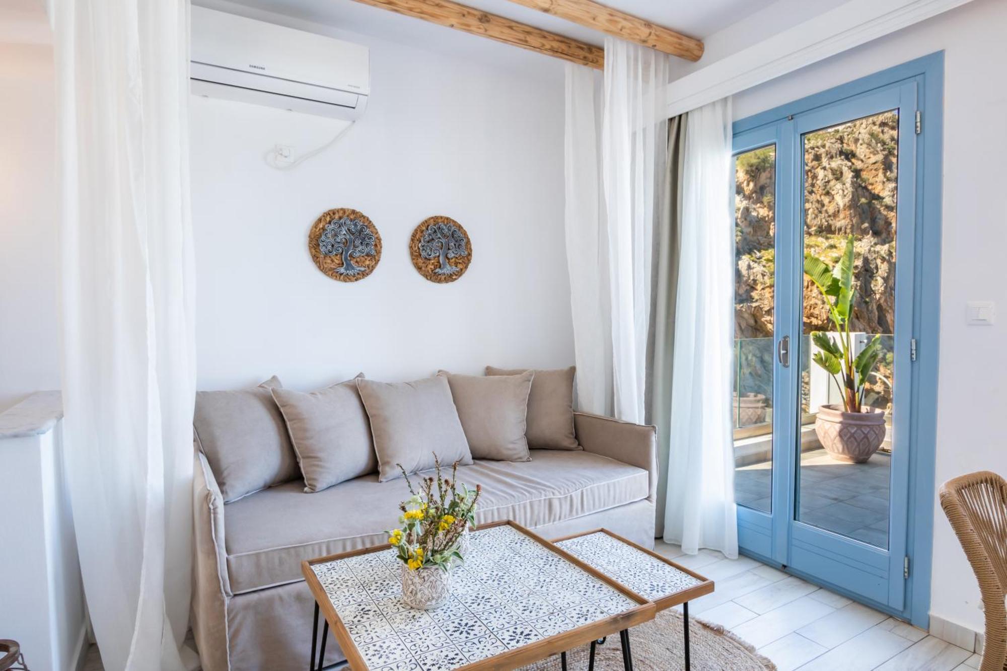 Yploui Suites Karpathos Town  Exterior photo